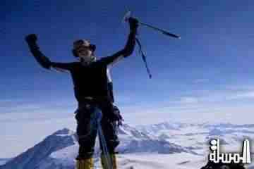 اتكينسون أصغر متسلق في العالم يصعد 