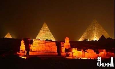 طالب الرفاعى يؤكد لعبد النور خلال لقاءه بمعرض فيتور دعم منظمة السياحة العالمية لمصر