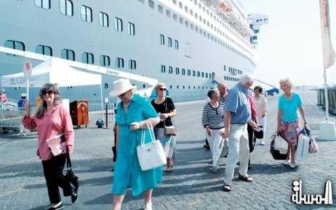 سياحة دبي تستضيف أكثر من ثمانية آلاف راكب تأخرت مغادرة سفنهم بسبب سوء الأحوال الجوية