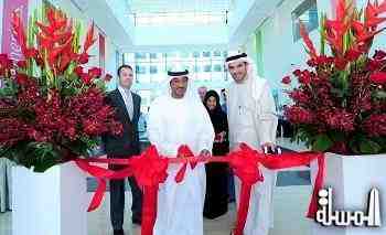 أحمد بن سعيد آل مكتوم يفتتح مركز طيران الامارات الجديد للاتصال