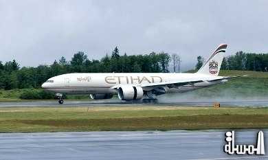 طيران الاتحاد تطلق رحلة بوينغ 777-300 اي ار الى مطار هيثرو