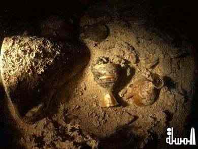 اكتشاف 65 قطعة من التحف النفيسة بحطام سفينة قديمة يعود تاريخها الى 200 عام