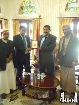 منظمة أنصار السياحة باليمن تكرّم الدكتور عبدالله عوبل وزير الثقافة