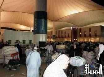 سمير امبابى وزير الطيران يتفقد وصول المعتمرين بمطار القاهرة
