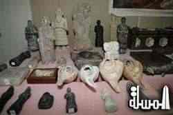 العراق تتسلم من فرنسا 13 قطعة أثرية تعود للعصر السومرى