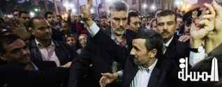بالفيديو ..محاولة ضرب الرئيس الايرانى بالجزمة اثناء زيارته لمسجد الحسين