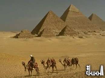 الحكومة المصرية تعاقب السائحين بزيادة رسوم تأشيرات الدخول حالة تكرارية الزيارة!!!