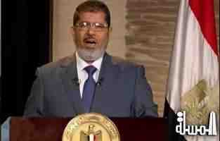 الجارديان : مرسى أعرب عن أسفه لإصدار الإعلان الدستورى الذى أعطاه صلاحيات واسعة