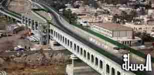 العراق تعيد إعمار جسر الدورة الكونكريتي في بغداد