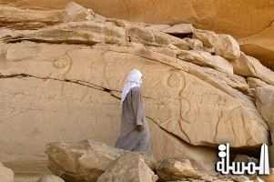 النقش على الحجر فيلم وثائقي يرسم تفاصيل الحياة في صحراء ليبيا