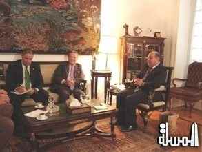 عرب يبحث مع سفير باراجواي سبل تعميم دعوة الثقافة من أجل السلام للعالم