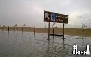 إغلاق معرض دبي للطيران بسبب الرياح والأمطار الغزيرة