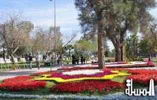 مهرجان الزهور في بغداد يستقطب الزوار