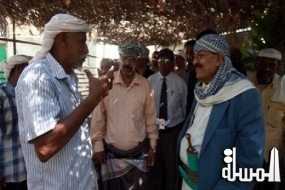 وزير سياحة اليمن يتفقد مواقع و مزارات و منشآت سياحية بسقطرى