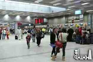مطار مرسى علم يستقبل 5300 سائح على متن 50 طائرة
