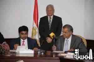 وزير الاتصالات يشهد مراسم توقيع 3 اتفاقيات لجذب الاستثمارات الأجنبية المباشرة وزيادة الصادرات المصرية