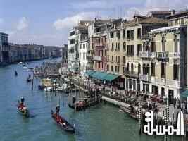 وزير سياحة فينيتو الإيطالية يبحث سبل تعزيز التعاون مع الإمارات