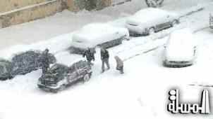 الثلوج الكثيفة تتسبب فى عزل 17 ولاية فى الجزائر