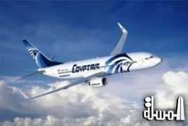 طائر يرتطم بمحرك طائرة مصر للطيران القادمة من جنيف وتهبط بسلام بمطار القاهرة