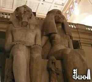 وزير الآثار يشهد رفع الستار عن تمثال جديد للملك أمنحتب الثالث وزوجته الملكة تى