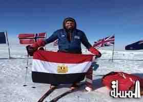 عمر سمره يرفع علم مصر في القطب الشمالي ويحقق انجازاً تاريخياً باتمام 