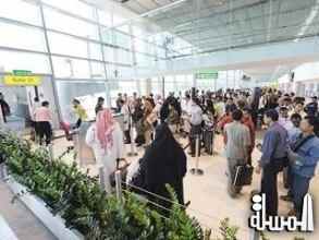 مطار أبوظبي يطبق تقنية التحقق الآلي الجديدة لبطاقات الصعود إلى الطائرة