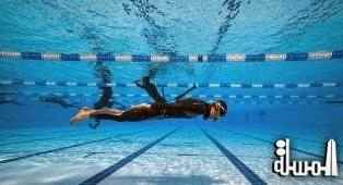 بريطانية تسبح 174 متراً تحت الماء دون أجهزة تنفس