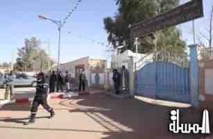 الجزائر تمنع أفراد الشرطة من السفر للسياحة إلى تونس