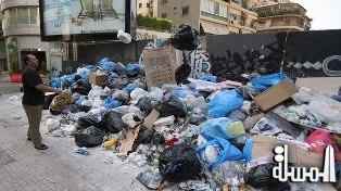 تراكم النفايات يهدد سلامة الملاحة في مطار بيروت