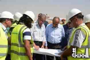وزير الطيران المصرى يتفقد الأعمال الإنشائية بمبنى الركاب رقم (2) الجديد بمطار القاهرة