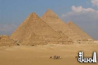 الدماطى : بدء استكشاف 4 أهرامات مصرية دون حفر في نوفمبر القادم