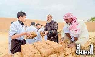 سياحة السعودية تسلط الضوء على إعادة البناء بالطين