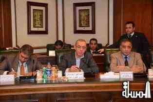 كمال يترأس اجتماع اللجنة العليا للسلامة بمصر للطيران