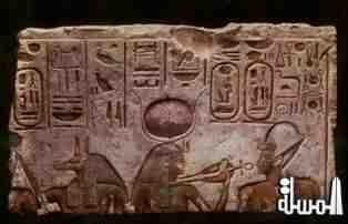 الآثار المصرية تتسلم لوحة جدارية عائدة من بريطانيا