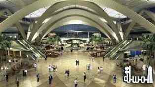مطارات أبوظبي تعلن عن تركيب أول مجموعة جسور صعود المسافرين بالمبنى الجديد