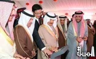 رئيس وزراء البحرين يفتتح مشروع مدينة التنين الصينية بكلفة 100 مليون دولار