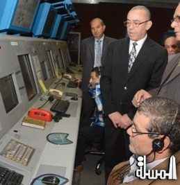 وزير الطيران يتفقد برج المراقبة الجوية الرئيسى بمطار القاهرة