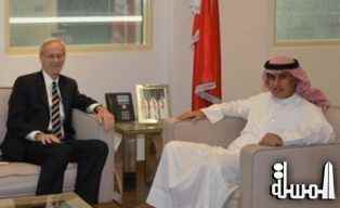 وزير سياحة البحرين يبحث مع السفير الأمريكي التعاون المشترك
