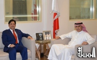 وزير الصناعة و السياحة يبحث تعزيز العلاقات بين البحرين و باكستان