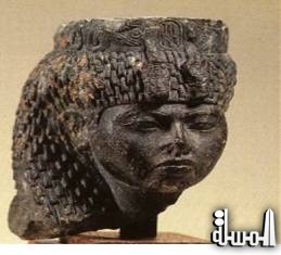 وزير الاثار يفتتح معرض سيناء.. مهد الكتابة الأبجدية بالمتحف المصري