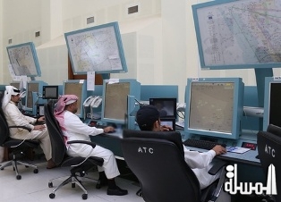 مراقبون جويون سعوديون يختصرون الرحلات للتخفيف عن الصائمين