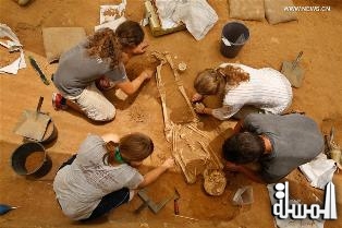 بالصور.. اكتشاف مقبرة يعود تاريخها الى 3 آلاف عام بمدينة عسقلان