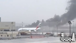 طائرة اماراتية تتعرض لحادث عند هبوطها بمطار دبى