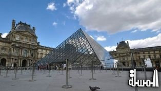 الهجمات الارهابية والفيضانات والاضرابات وراء الانحفاض الكبير فى عدد السياح الى باريس