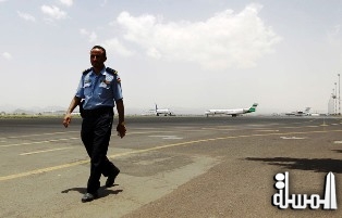 توقف الطيران المدني يرخي بتداعياته على اليمن