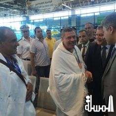 وزير الطيران يودع اخر رحلات مصر للطيران فى ختام مرحلة ذهاب الحجاج