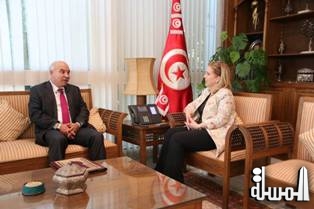 وزيرة السياحة تلتقى بثلاث سفراء جدد لتونس