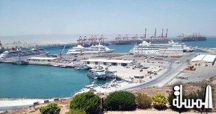 ميناء صلالة يستقبل باخرة سياحية على متنها 1044 راكب