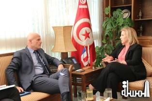 اللومى تبحث تعزيز التعاون السياحى بين تونس وفرنسا