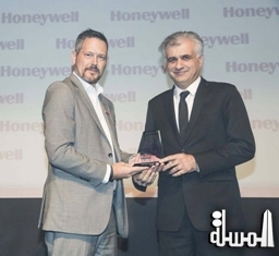 طيران الخليج تفوز بـ 3 جوائز في تقنية المعلومات